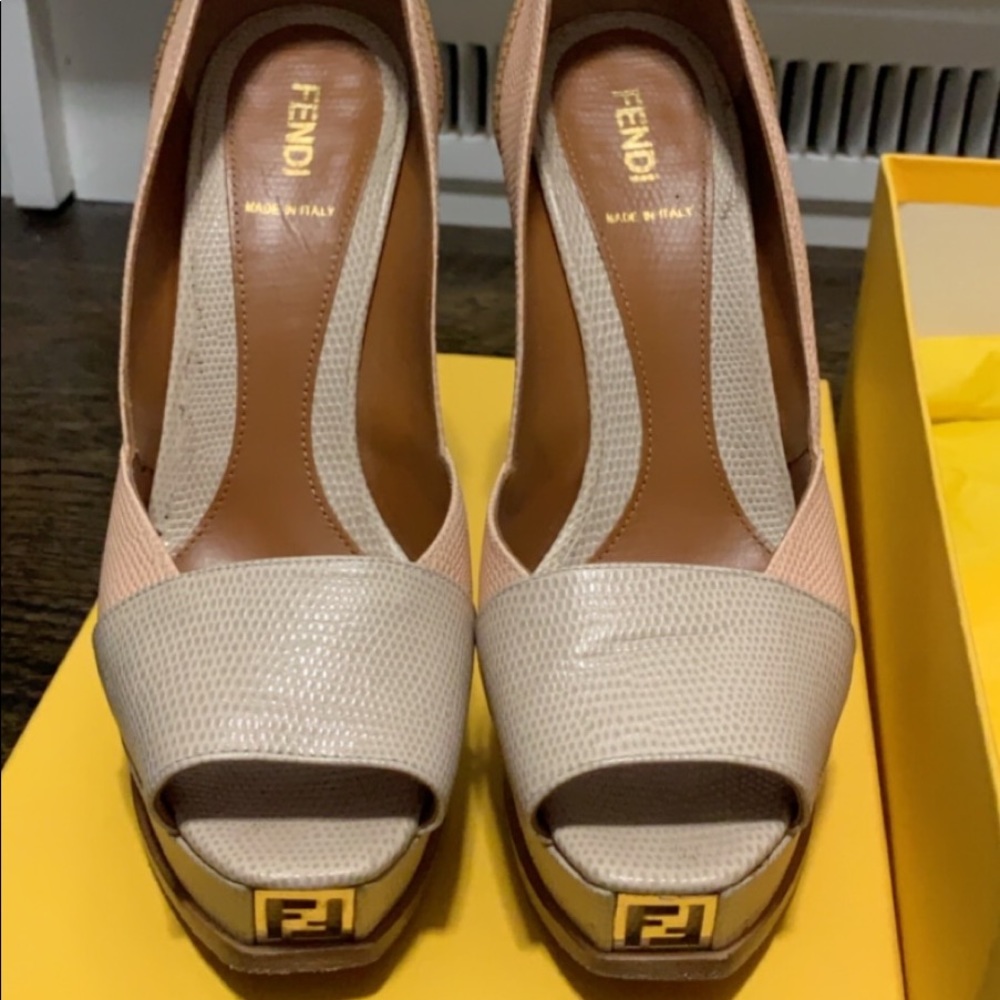 Fendi Spuntata Mix Vitelli St Lizard Pumps